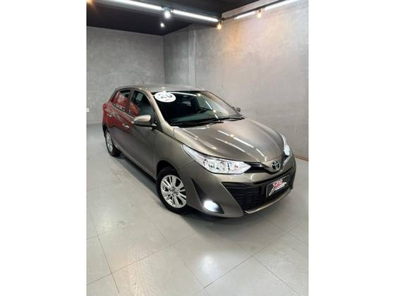 TOYOTA YARIS 1.3 16V FLEX XL LIVE MULTIDRIVE TOYOTA YARIS 1.3 16V FLEX XL LIVE MULTIDRIVE